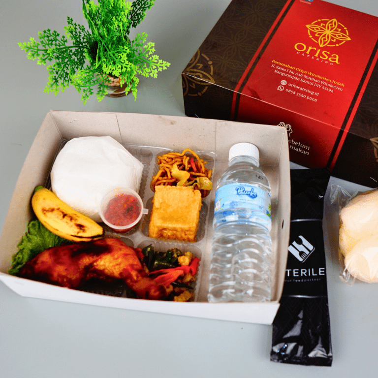 Nasi putih, ayam bakar 14 ekor, oseng sayur, mie oriental, tahu goreng, sambal, air mineral botol 330 ml - 35.000 (3)