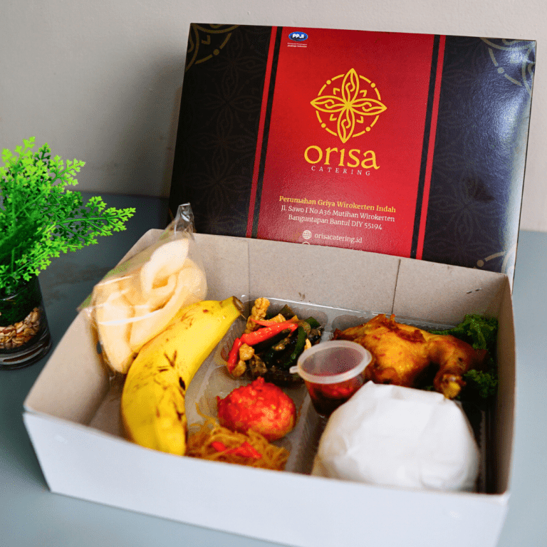 Nasi putih, ayam goreng 14 ekor, oseng sayur, telur balado, bihun sayur, sambal, kerupuk, pisang ambon - 35.000 (2)