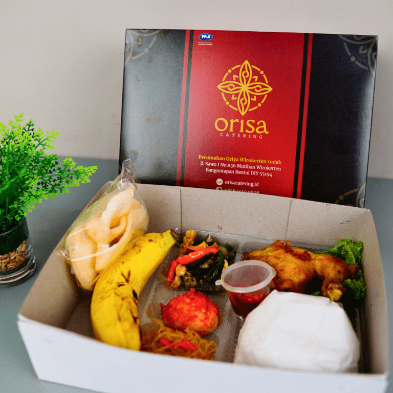 Nasi putih, ayam goreng 14 ekor, oseng sayur, telur balado, bihun sayur, sambal, kerupuk, pisang ambon - 35.000 (3)